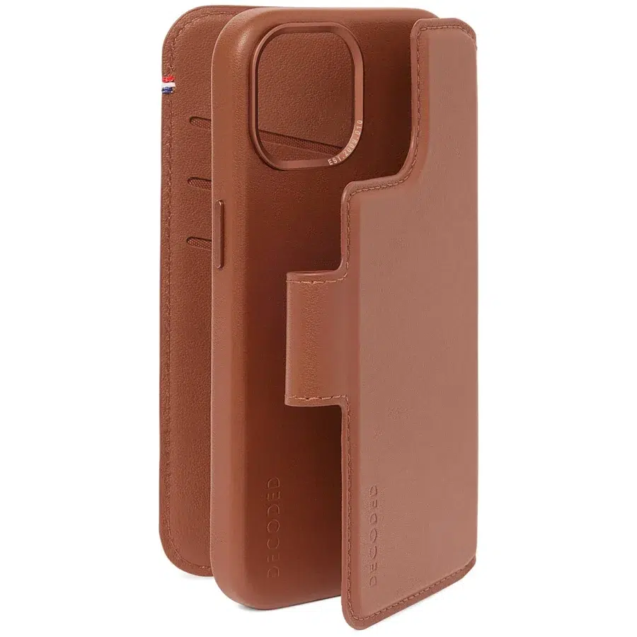 כיסוי ארנק עור לאייפון 15 פרו חום Decoded Leather Detachable Wallet